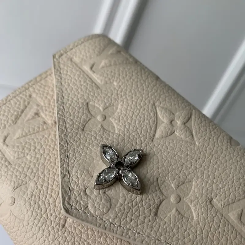 M12746 White 12x9.5x2.5cm High Quality Bags - Image 4