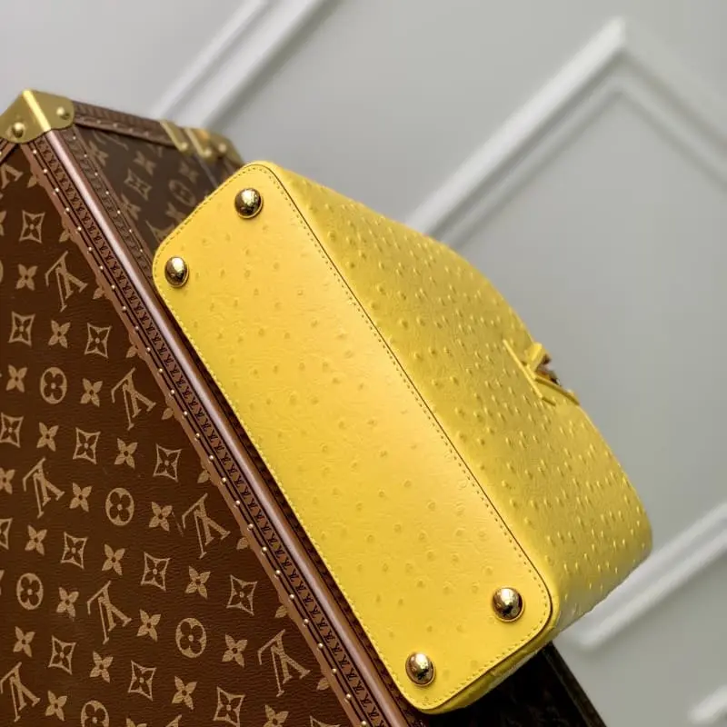 M93483 S2 27x18x9cm High Quality Bags - Image 4