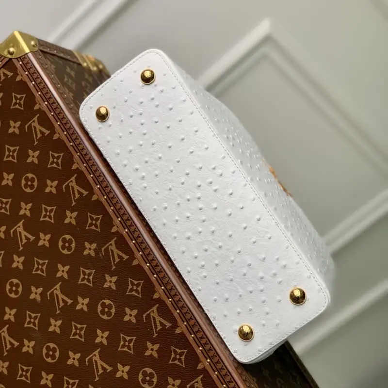 M93483 S3 31.5x20x11cm High Quality Bags - Image 4