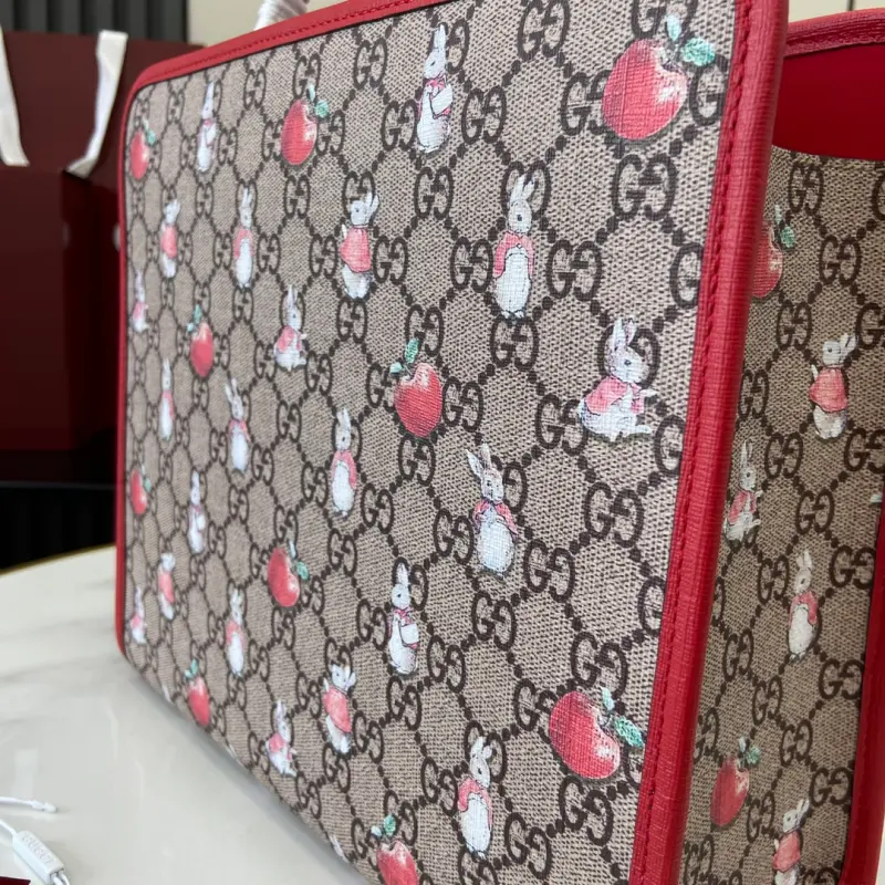 605614 CM 3 High-Quality Bags - Image 4