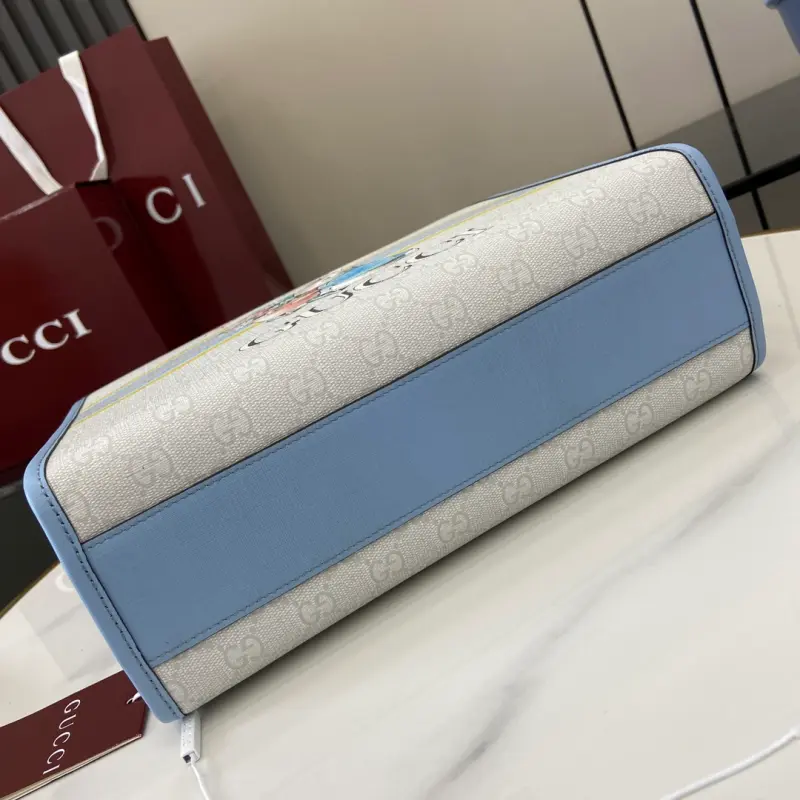 605614 CM 6 High-Quality Bags - Image 4