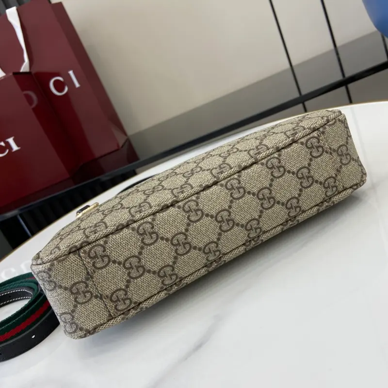 815218 CM 4 High-Quality Bags - Image 4