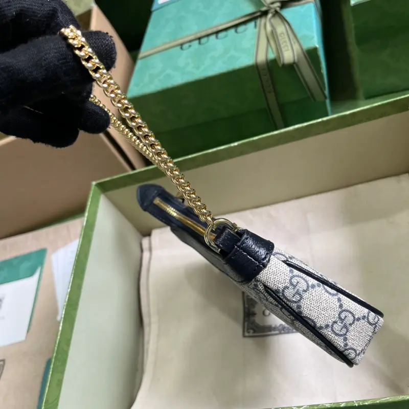 764960 CM 3 High-Quality Bags - Image 4