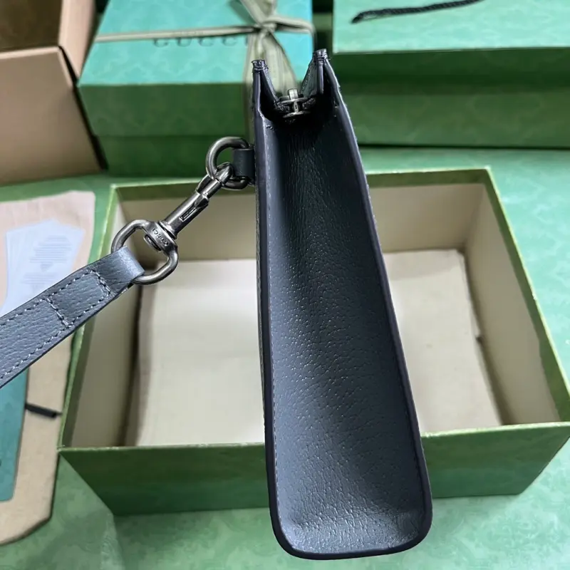 760243 CM 1 High-Quality Bags - Image 4