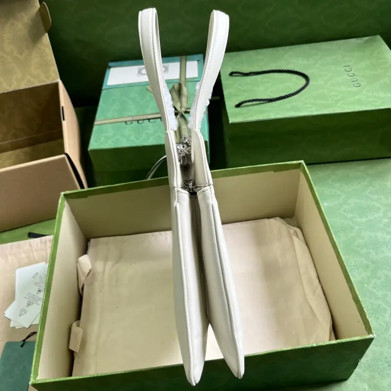 745918 CM 3 High-Quality Bags - Image 4