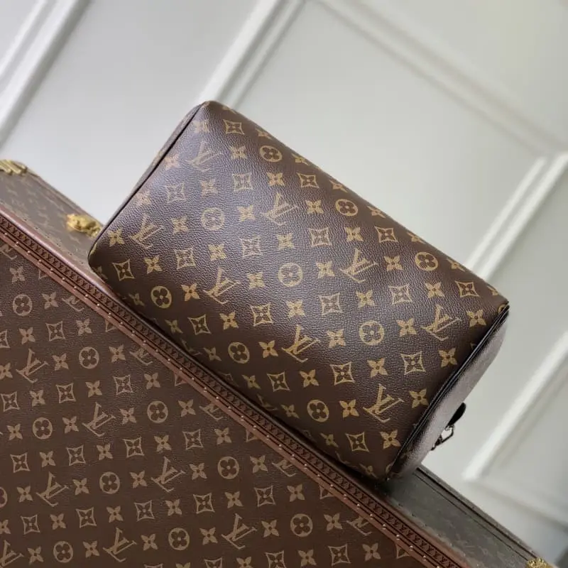 M12243 21x17x30cm High Quality Bags - Image 4