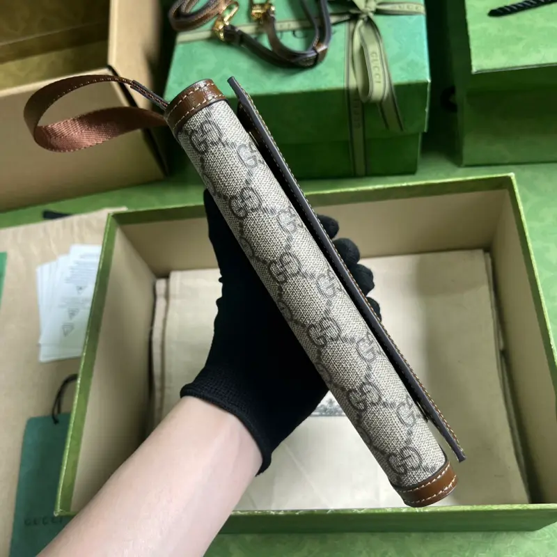 724358 CM 1 High-Quality Bags - Image 4