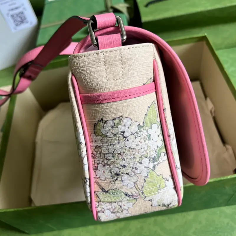 664143 CM 4 High-Quality Bags - Image 4