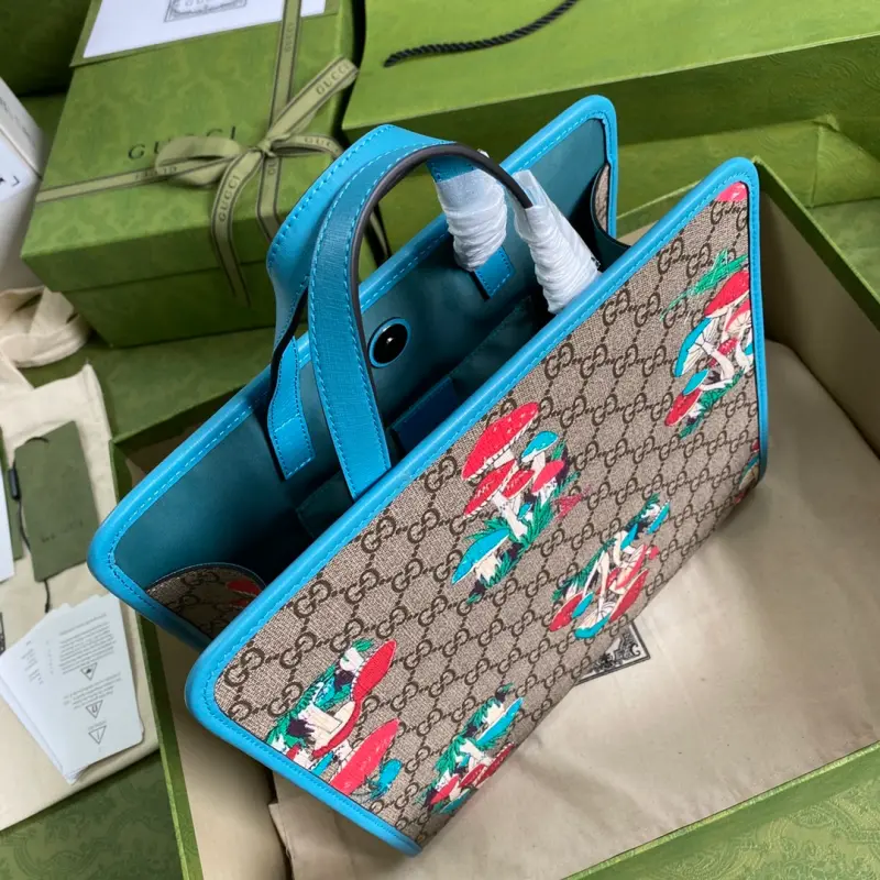 605614 CM 3 High-Quality Bags - Image 4