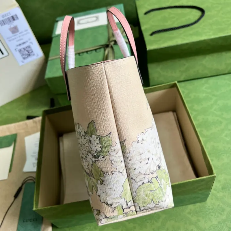 410812 CM 6 High-Quality Bags - Image 4