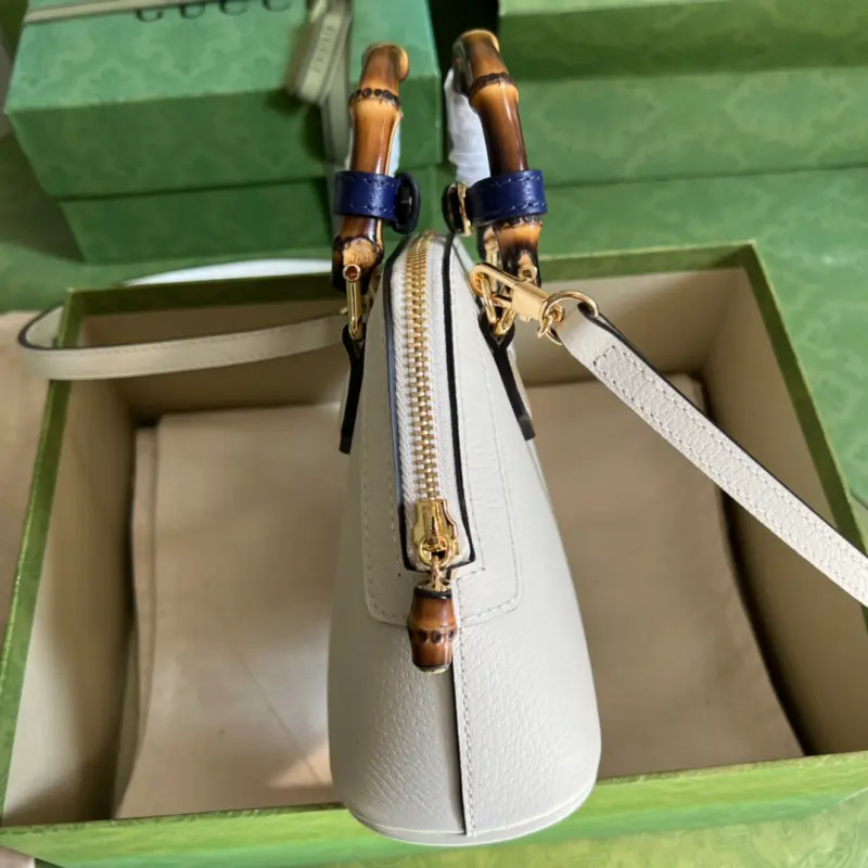 715775 CM 2 High-Quality Bags - Image 4