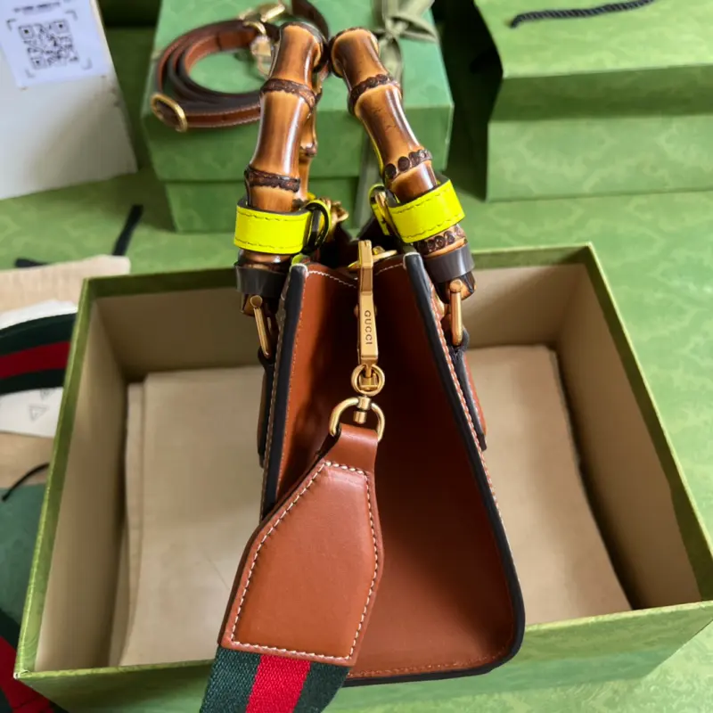 702732 High-Quality Bags - Image 4