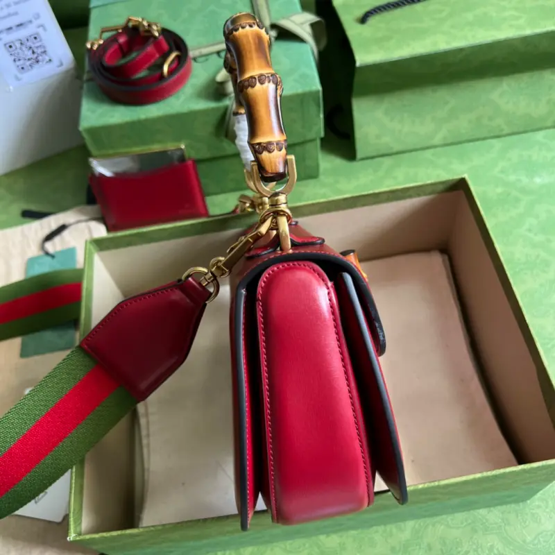 675797 CM 16 High-Quality Bags - Image 4