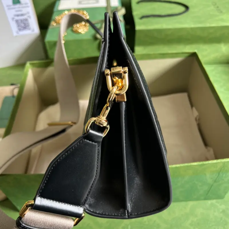 739392 CM 2 High-Quality Bags - Image 4