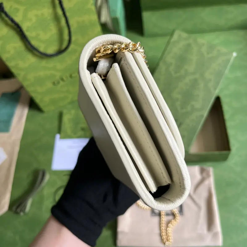 725219 CM 4 High-Quality Bags - Image 4