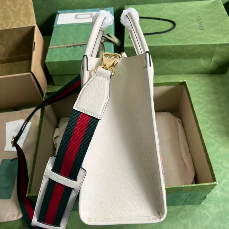 680956 CM 2 High-Quality Bags - Image 4