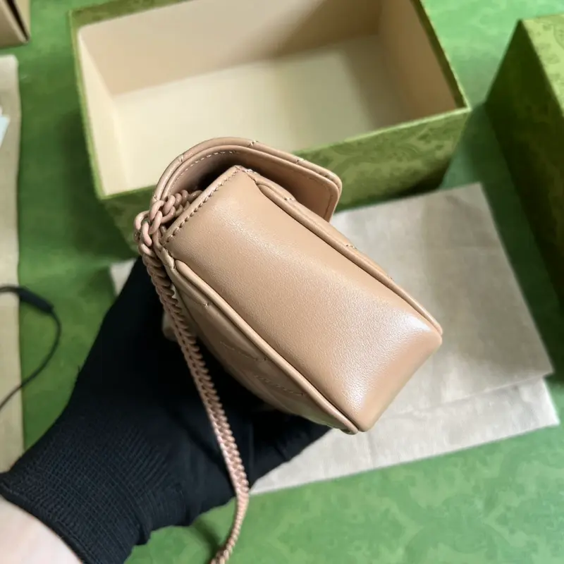 476433 CM 3 High-Quality Bags - Image 4