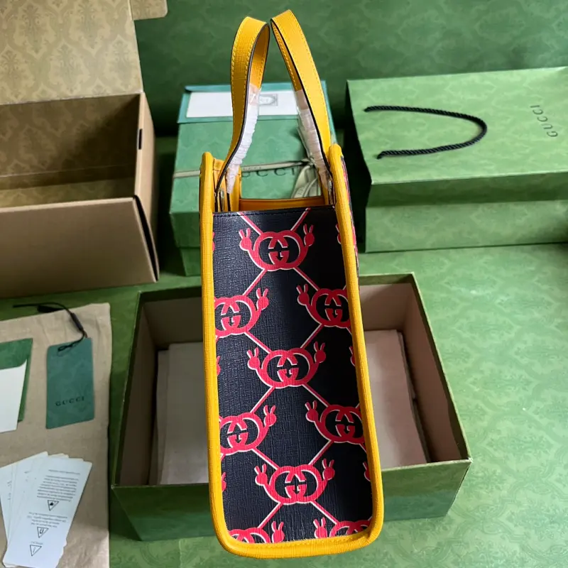 605614 CM 6 High-Quality Bags - Image 4