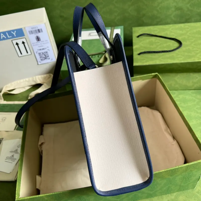 630542 CM 3 High-Quality Bags - Image 4