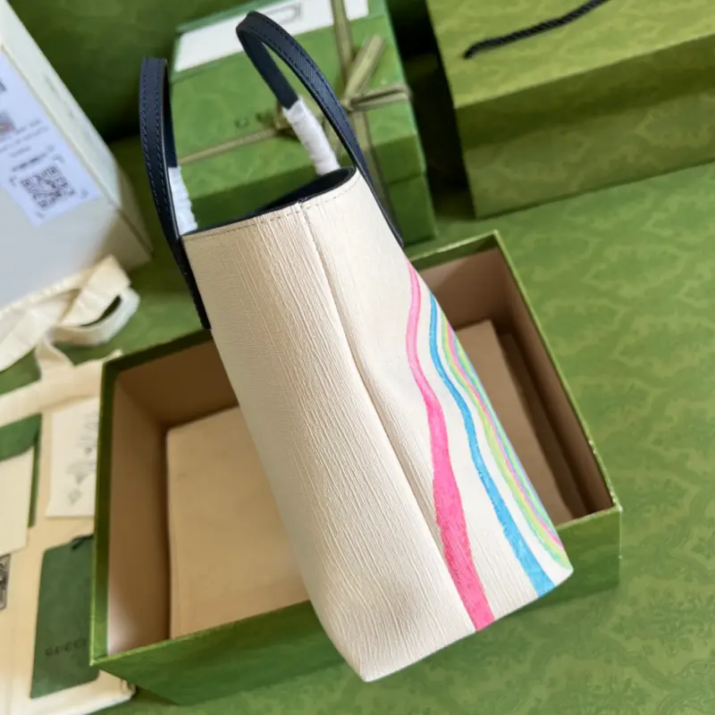 410812 CM 7 High-Quality Bags - Image 4