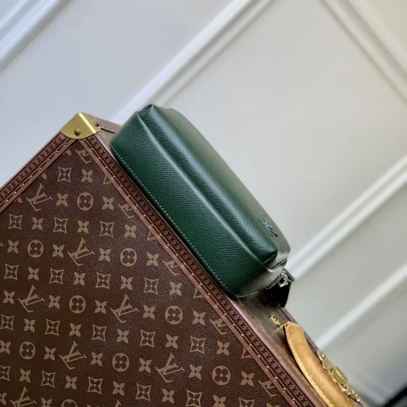 M11657 Green 22.5x15.5x7.5cm High Quality Bags - Image 4