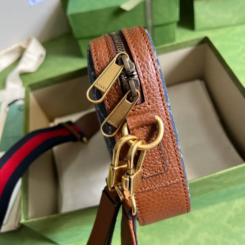 699133 CM 1 High-Quality Bags - Image 4