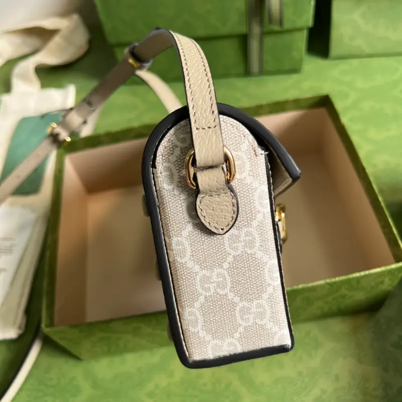 699296 CM 3 High-Quality Bags - Image 4