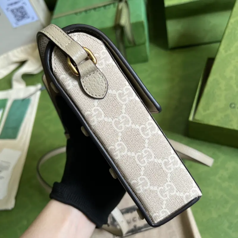 696056 CM 1 High-Quality Bags - Image 4