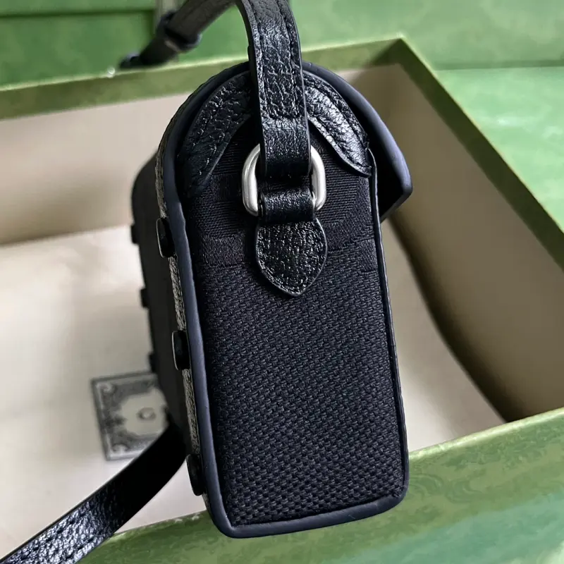 699296 CM 6 High-Quality Bags - Image 4