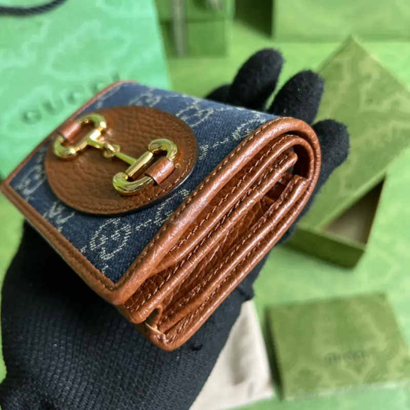 621887 CM 7 High-Quality Bags - Image 4