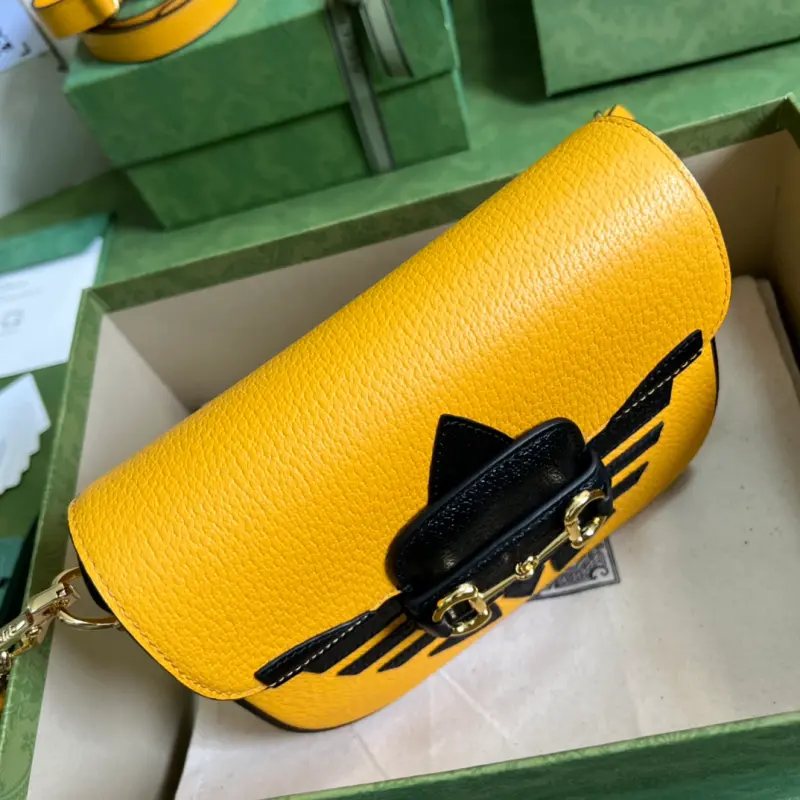 658574 CM 8 High-Quality Bags - Image 4