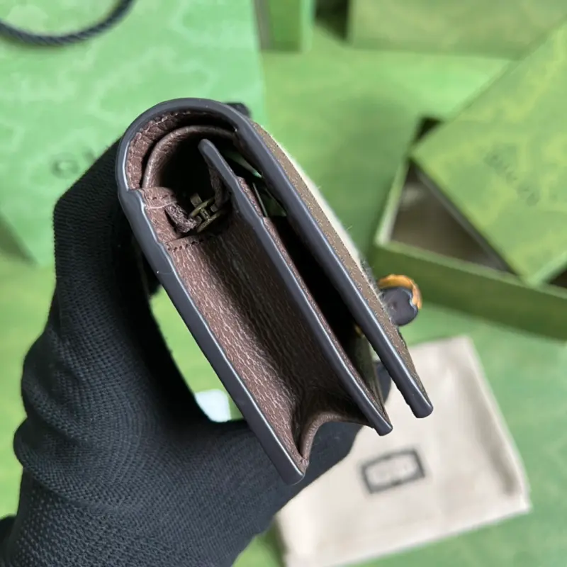 658244 CM 3 High-Quality Bags - Image 4