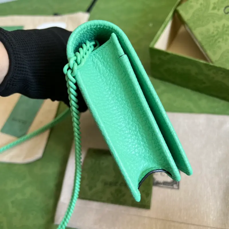 497985 CM 4 High-Quality Bags - Image 4