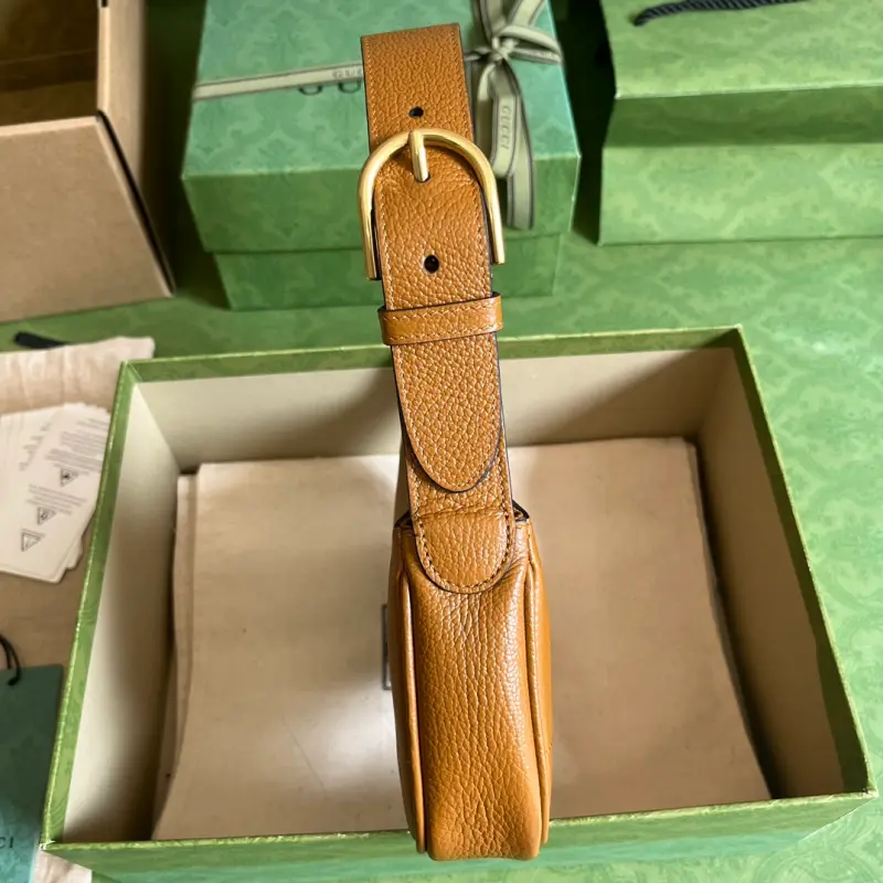 739076 CM 4 High-Quality Bags - Image 4