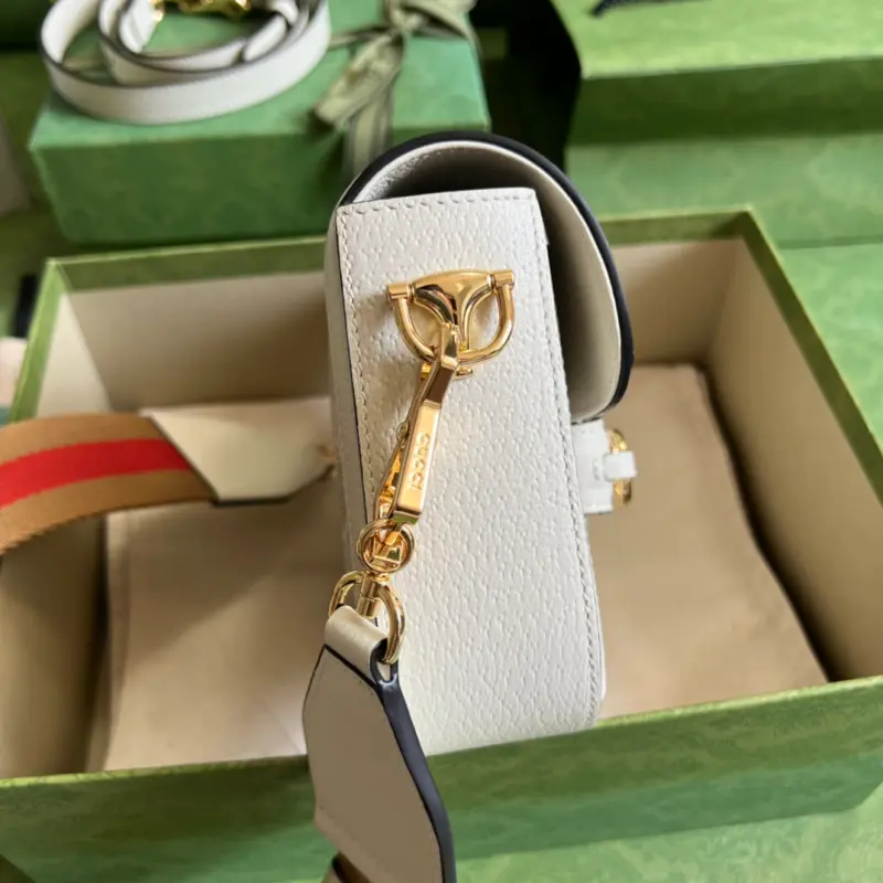 658574 CM 4 High-Quality Bags - Image 4