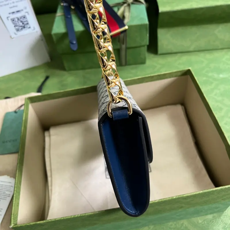 724713 CM 1 High-Quality Bags - Image 4