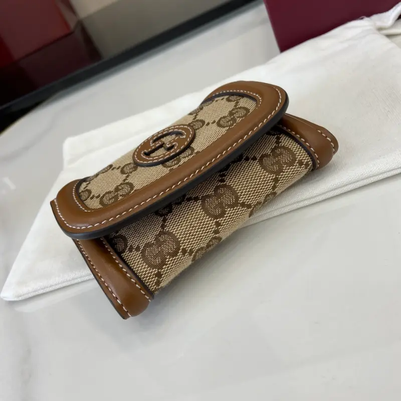 818811 CM 1 High-Quality Bags - Image 4