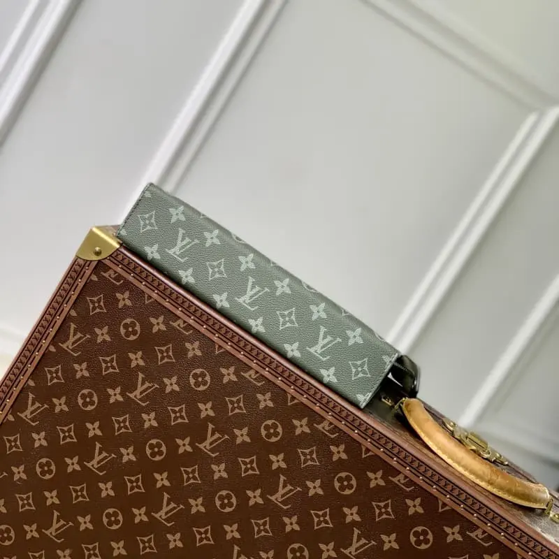 M61692 Grey Green 26x20x5cm High Quality Bags - Image 4