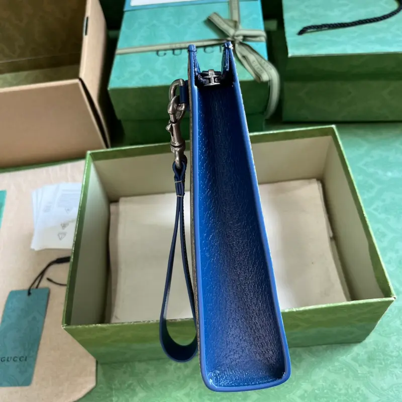 768255 CM 5 High-Quality Bags - Image 4