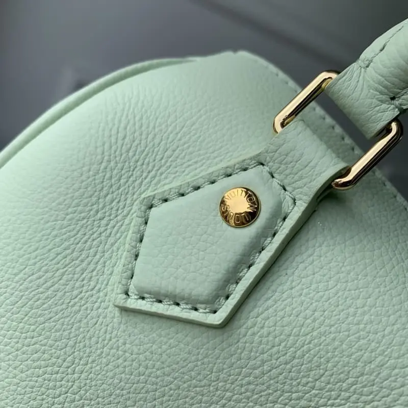 M24605 18x12.5x11cm High Quality Bags - Image 8