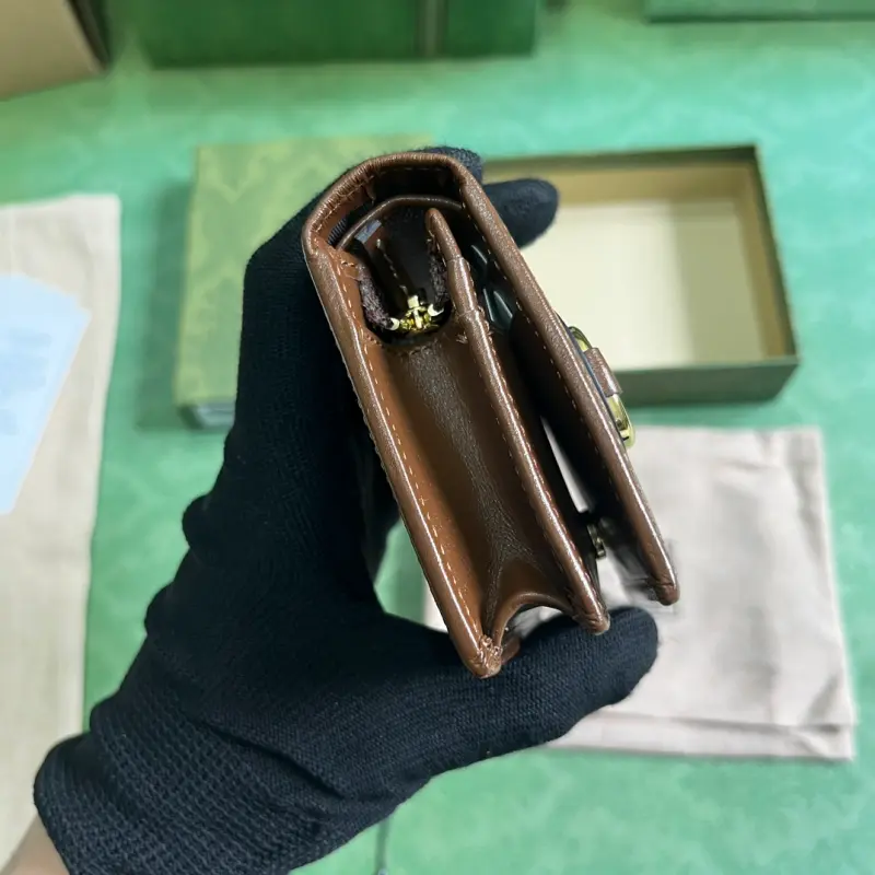 621887 CM 5 High-Quality Bags - Image 4