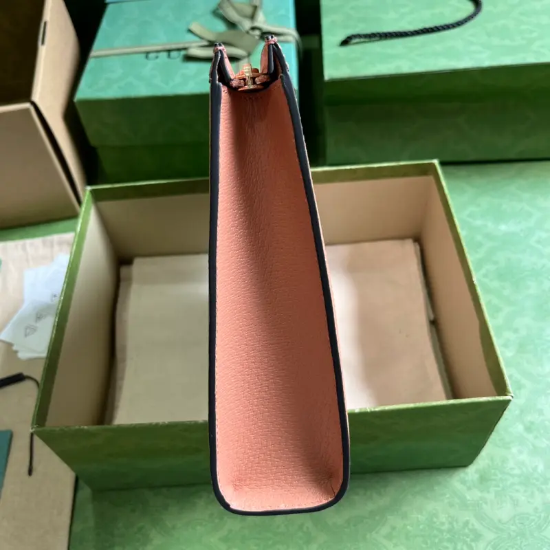 625549 CM 2 High-Quality Bags - Image 4