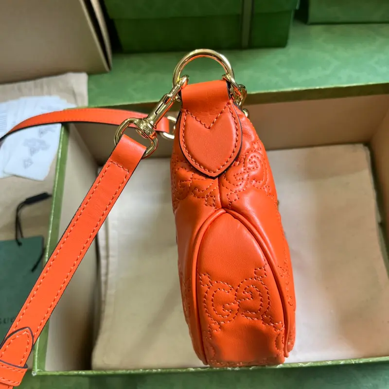 739736 CM 2 High-Quality Bags - Image 4