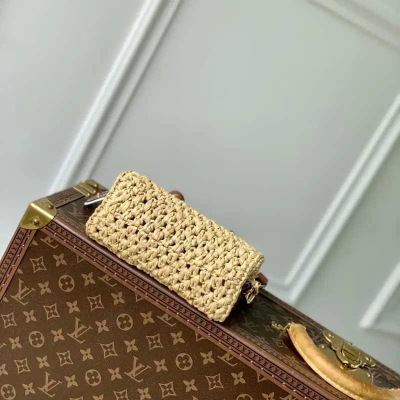 M83525 16x10x7.5cm High Quality Bags - Image 4