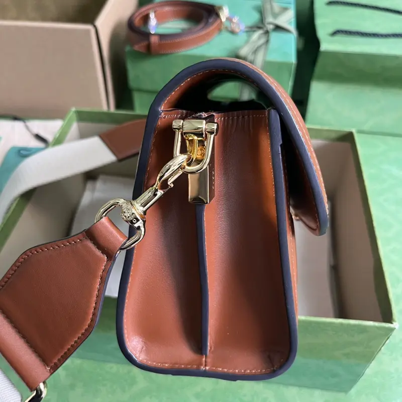 724529 CM 3 High-Quality Bags - Image 4