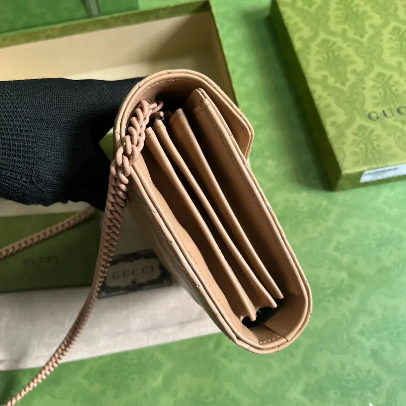 474575 CM 6 High-Quality Bags - Image 4