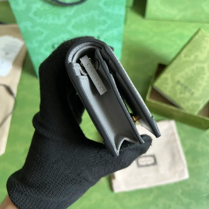 723786 CM 5 High-Quality Bags - Image 4