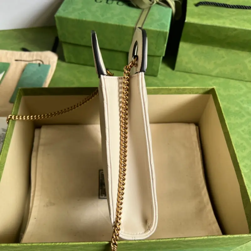 699756 CM 1 High-Quality Bags - Image 4