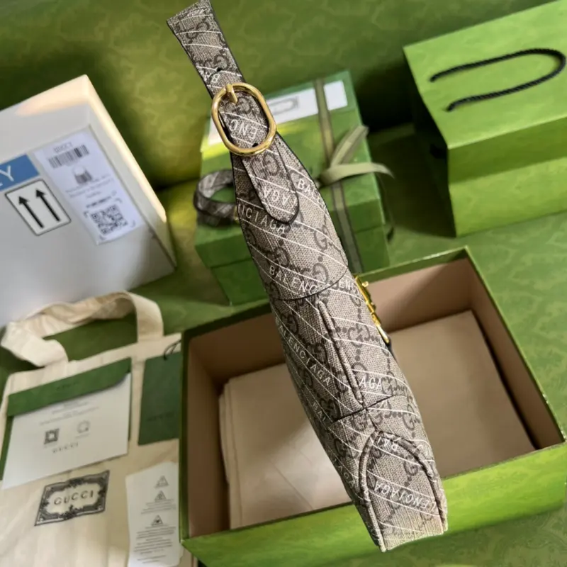 636706 High-Quality Bags - Image 4