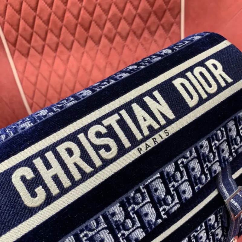 ML193 3 High Quality Bags - Image 4